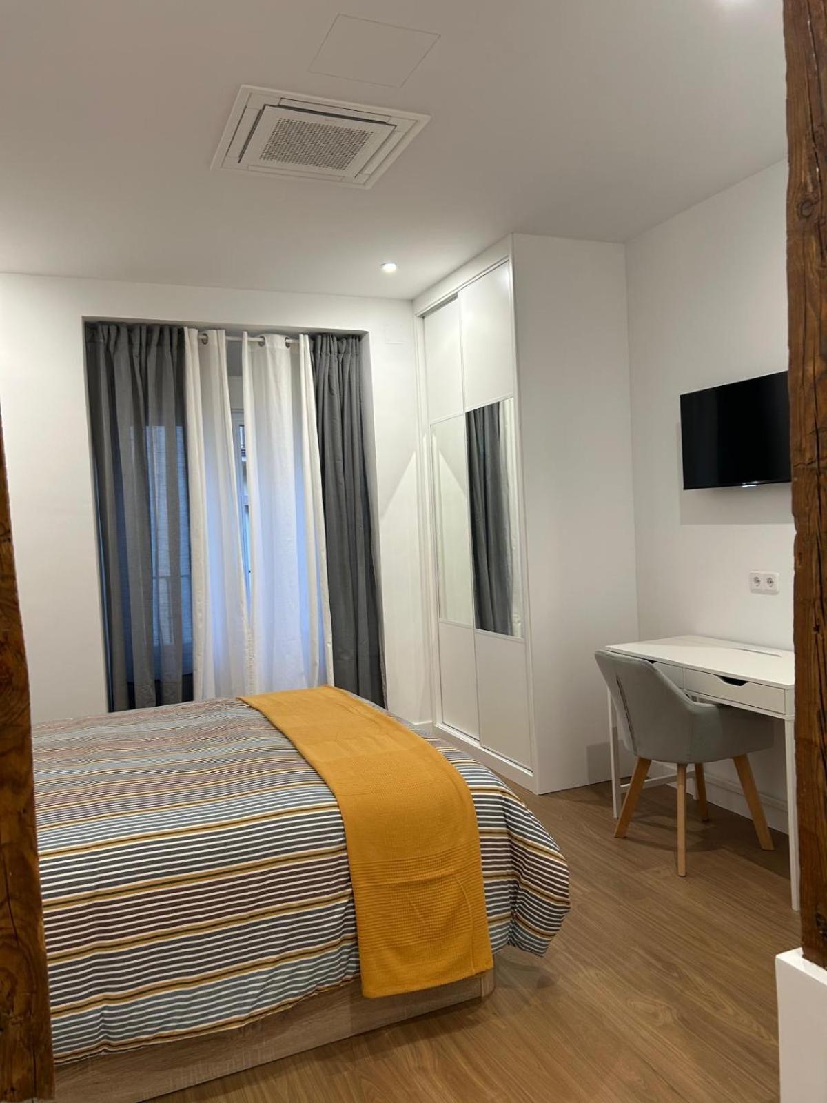 Apartamentos Gravina Madrid Exterior photo